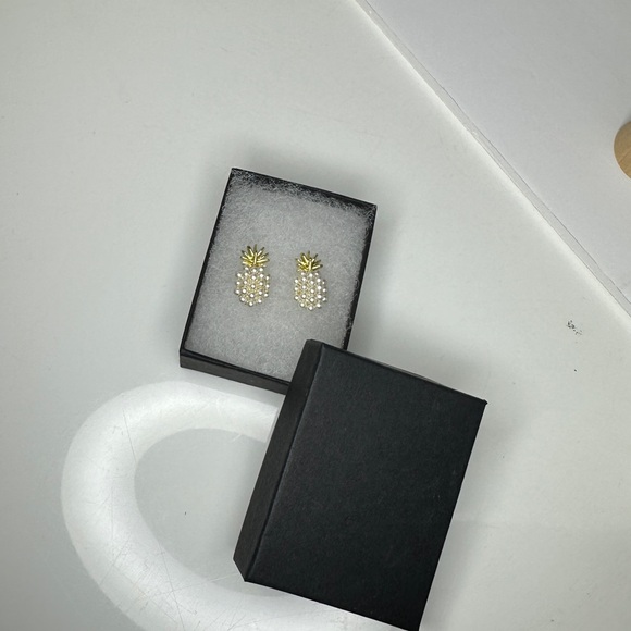 New⚡️ Pineapple Gold Pearl Stud Earrings - Picture 6 of 6